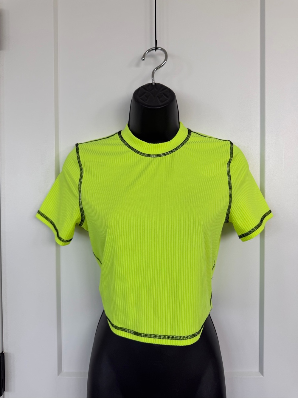 Urbanic Neon Lime Ribbed stretchy high scoop neck Contrast-Stitch Crop Top sz M